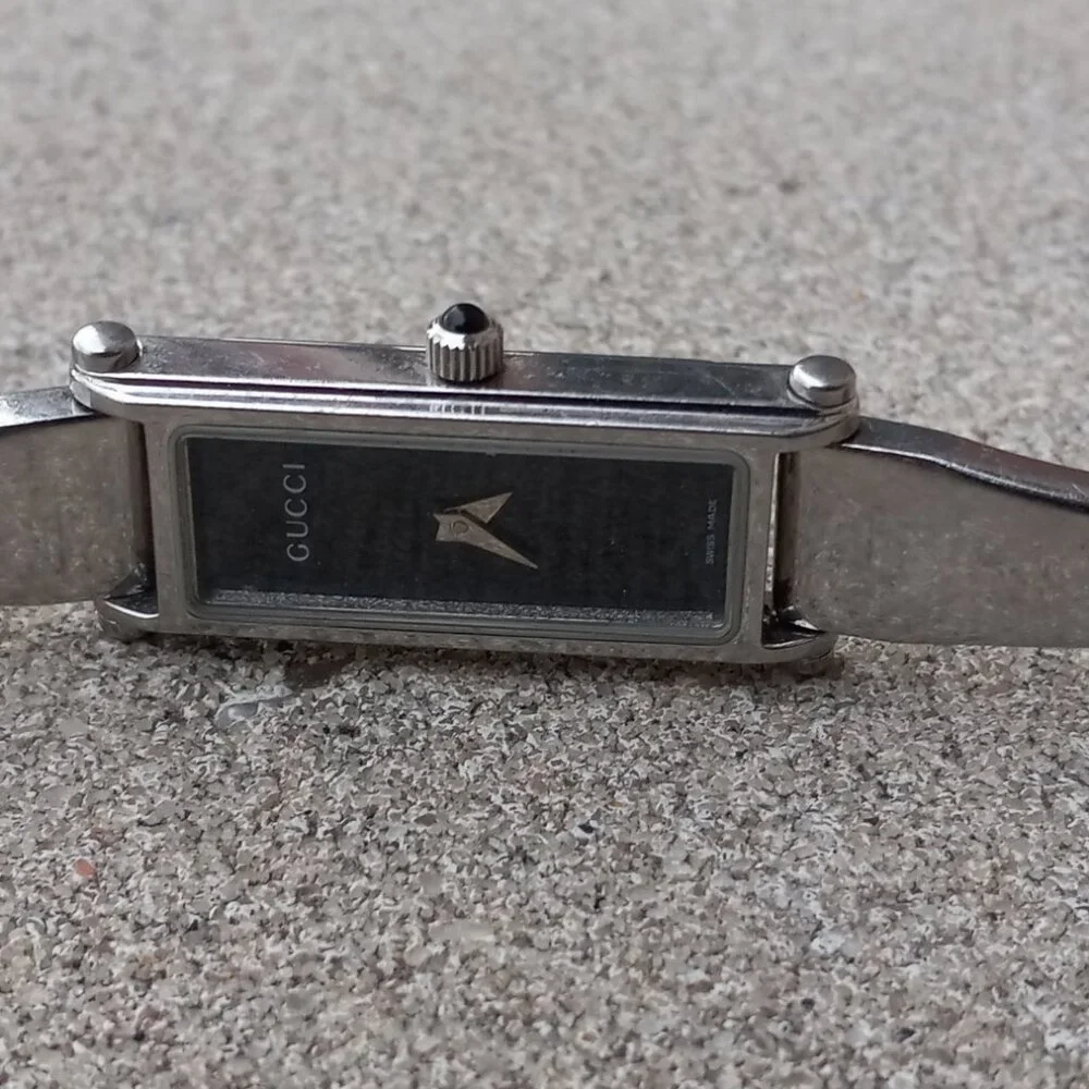 Gucci Silver & Black, Swiss Made, Quartz Ladies Watch